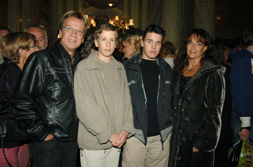 Björn och Pernilla Skifs tillsammans med sönerna Jonathan och Oliver på vimmel 2005. Björn och Pernilla Skifs tillsammans med sönerna Jonathan och Oliver på vimmel 2005.