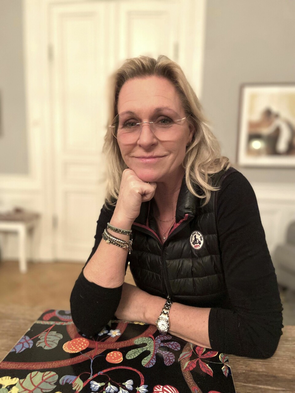 Trebarnsmamman Marie Jönsson tror att det är bra att ha en öppen dialog med barnen om nätanvändande, inte ge pekpinnar utan exempelvis fråga ”hur har det varit på nätet i dag?”. Trebarnsmamman Marie Jönsson tror att det är bra att ha en öppen dialog med barnen om nätanvändande, inte ge pekpinnar utan exempelvis fråga ”hur har det varit på nätet i dag?”.