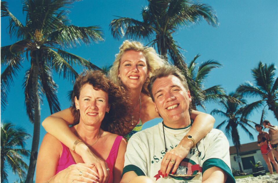 Med hustrun Birgitta och dottern Charlotta 1999. Med hustrun Birgitta och dottern Charlotta 1999.