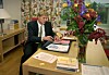 Den nye justitieministern Thomas Bodström gjorde sin första dag på jobbet på en måndag år 2000. Han efterträdde Laila Freivalds.