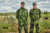 ”Att vi skulle ta hjälp av Försvarsmakten och göra det på riktigt var en förutsättning för att jag skulle medverka”, säger Mikael om Kompani Svan som han gör med Gunde Svan.