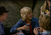 Serien Lära för livet visade ungdomarna både i och utanför skolan – och på fest 1977 när serien utspelar sig var mellanölet fortfarande givet. (Det försvann 1 juli 1977.)