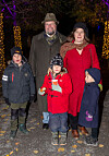Edward Blom tillsammans med Gunilla Kinn och barnen.