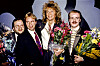 1989 vann Tommy Melodifestivalen med den älskade låten En dag. På bilden syns också låtskrivarna Tim Norell, Ola Håkansson och Alexander Bard.