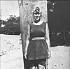En ung Agatha Christie som surfare på Waikiki beach 1922.