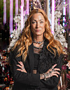 Lena Nyholm är inredningsdesigner och kreatör.