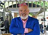 Joakim Bengtsson vill slå ett slag för att byta ut tjocka kaffemuggar mot tunna koppar med fat.