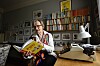 Karin Nyman har ett vuxet perspektiv på sagan som hennes mamma skrev för henne: 'Hon vill leka med sina jämnåriga i fred'.