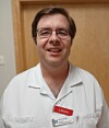 Martin Ulander är överläkare, specialist i klinisk neurofysiologi, doktor i medicinsk vetenskap, Neurofysiologiska kliniken, Universitetssjukhuset i Linköping samt Institutionen för biomedicinska och kliniska vetenskaper, Linköpings universitet.