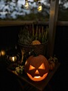 Halloweenpumpa lyser upp fint i höstmörkret.