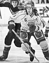 Här är bilden Andy Warhol utgick ifrån när han skapade sitt konstverk: Västra Frölundas ishockeyspelare Christer Kellgren 1985.