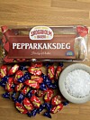 Endast tre ingredienser behövs för detta bak. Egentligen endast två om du vill skippa flingsaltet.