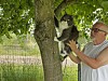 Husse hjälper Skrållan att utforska högre höjder.