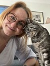 Flora behandlas bättre än ett människobarn hälsar Tove.