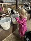 Vera älskade livet på landet, och kallade korna ”mina kossor”.