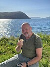 Johan har räknat på hur mycket pengar han behöver ta ut från sina besparingar för att leva det liv han vill.