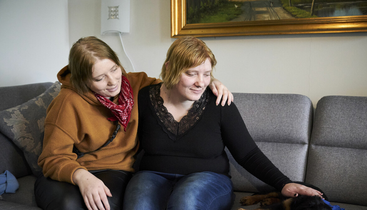 Silke och hennes tvillingsyster Christina har fått hemlig adress efter alla hot. Silke och Christina Vesterager Jespersen som båda lever med skyddad identitet på grund av hoten efter systerns död.