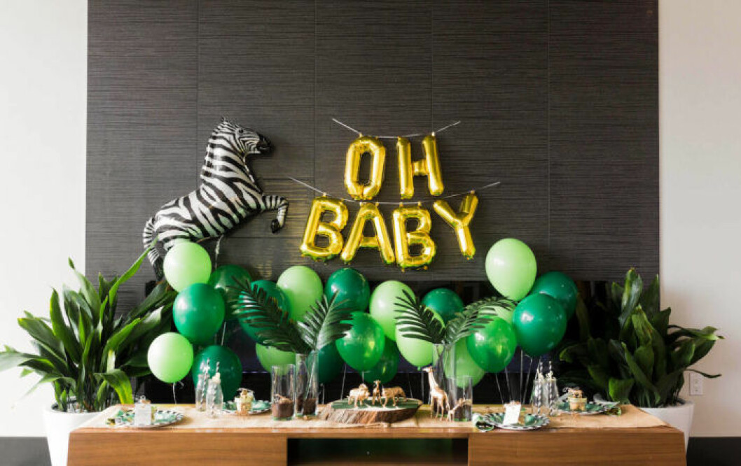 Foto via: <a href="http://www.blacktwine.co/project/safari-baby-shower/" target="_blank" rel="noopener">Blackwine</a> babyshower dukning