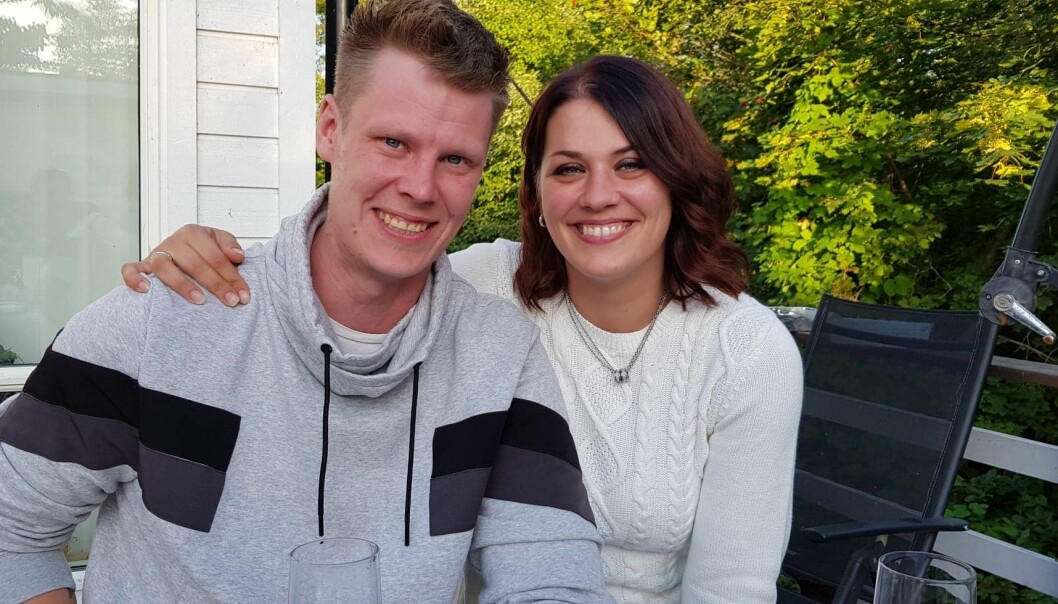 Lis samboTim Lund har varit ett stort stöd under den jobbiga perioden. Foto: Privat Li Krig med pojkvännen Tim Lund i Mariehamn, Åland.
