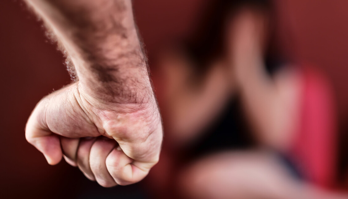 ”Det är inte den som blivit utsatt för våld som ska bära skammen och skulden, den ska ligga hos förövaren”, säger jämställdhetsminister Åsa Lindhagen. Foto: Shutterstock/TT ”Det är inte den som blivit utsatt för våld som ska bära skammen och skulden, den ska ligga hos förövaren”, säger jämställdhetsminister Åsa Lindhagen. Foto: Shutterstock/TT