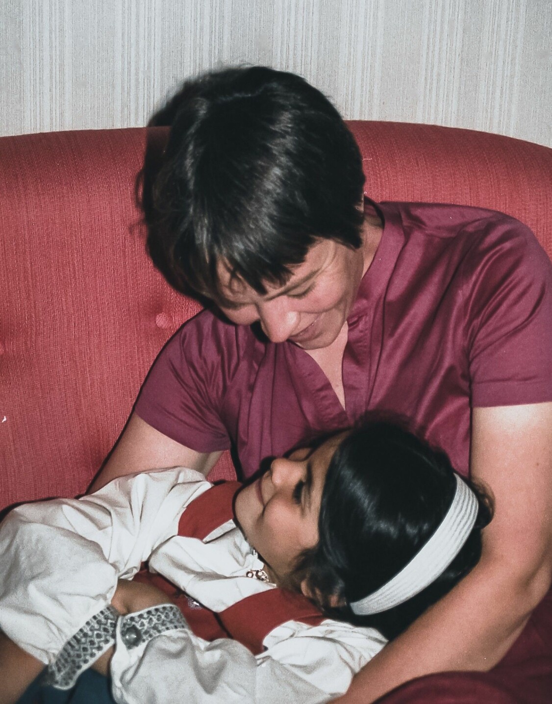 Maria växte upp med sin mamma i Drammen, och pratar om uppväxten som trygg och full av kärlek – trots att hennes mamma var sjuk. Foto: Privat Maria växte upp med sin mamma i Drammen, och pratar om uppväxten som trygg och full av kärlek – trots att hennes mamma var sjuk. Foto: Privat