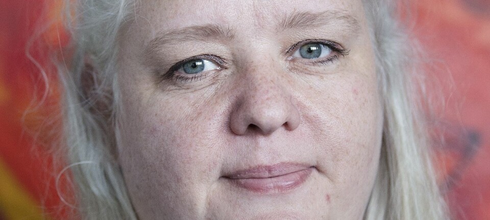 Mette kämpar med barndomens trauman: ”När jag målar tystnar rösterna i mitt huvud”