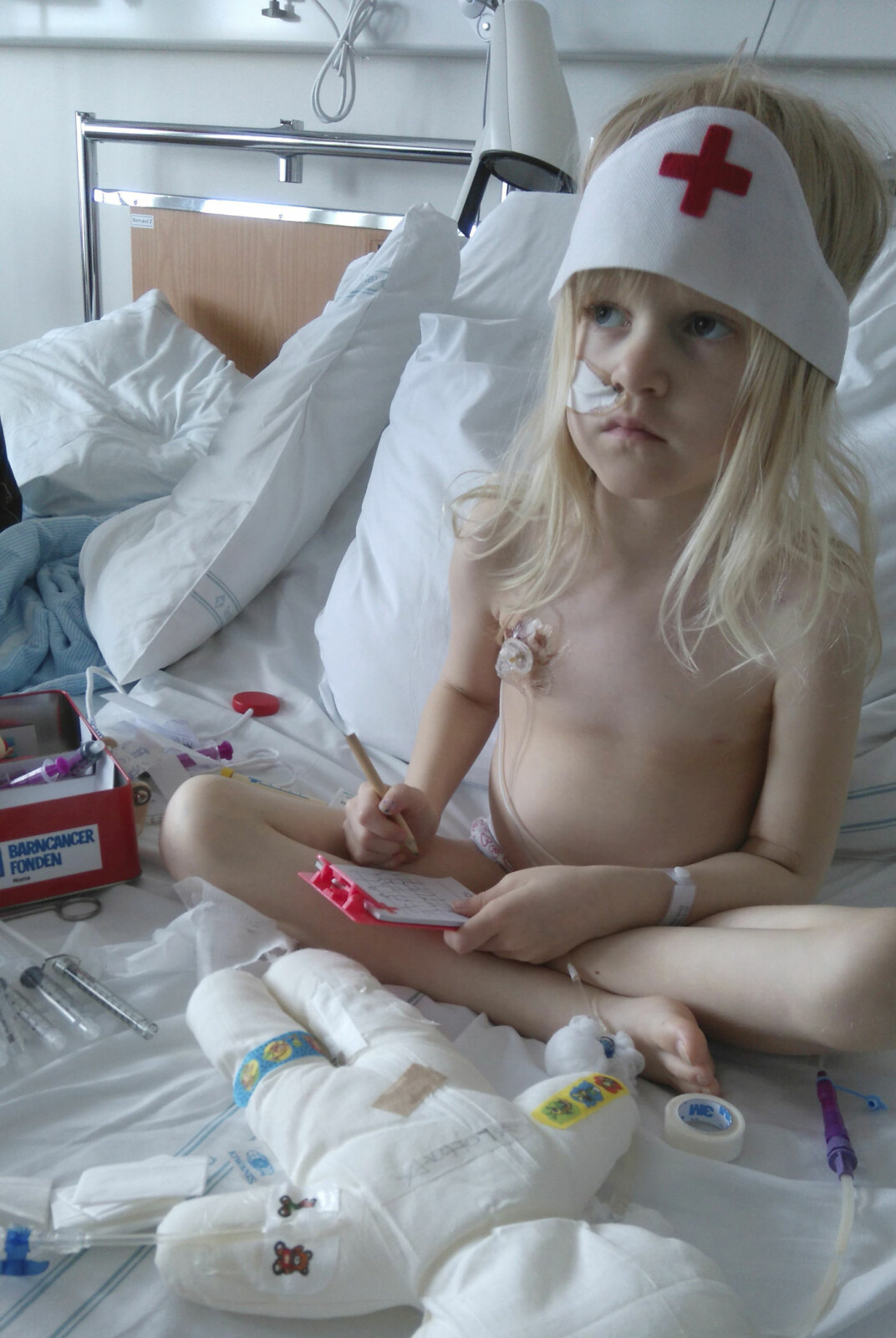 Juva tillbringade sex tuffa veckor på sjukhus för behandling med cellgifter. Foto: Privat Juva tillbringade sex tuffa veckor på sjukhus för behandling med cellgifter. Foto: Privat