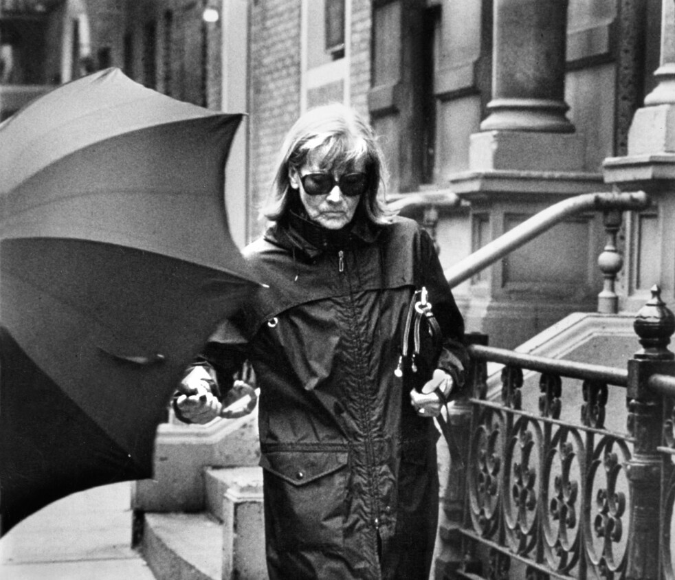 När Greta Garbo visade sig utanför hemmet i New York förföljde alltid fotograferna henne. Foto :TT När Greta Garbo visade sig utanför hemmet i New York förföljde alltid fotograferna henne. Foto :TT