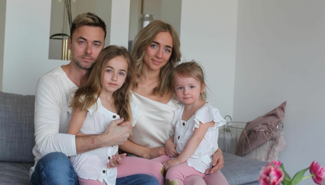 Peter och Emilie är lyckliga över sina döttrar Kiara och Lia. Peter och Emilie är lyckliga över sina döttrar Kiara och Lia.
