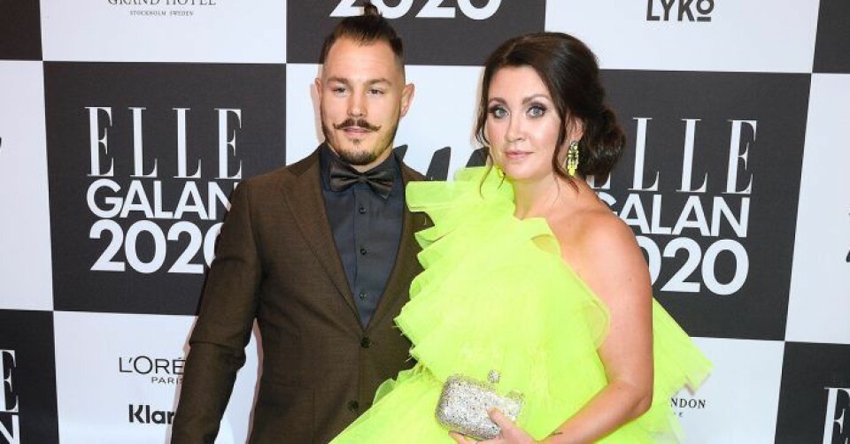 Camilla och kärleken Simon på Elle-galan. Camilla och kärleken Simon på Elle-galan.