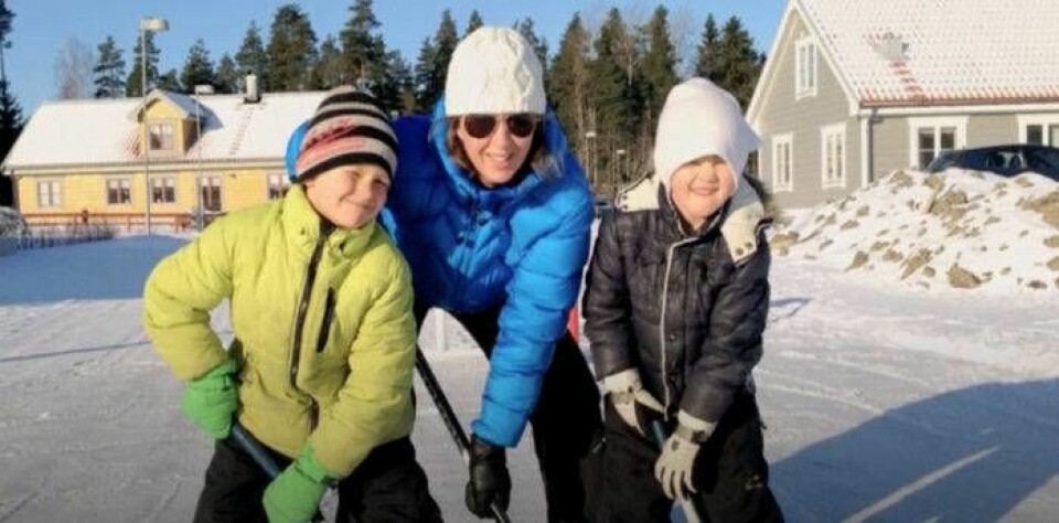 Tina tillsammans med barnen Emil och Linus, innan hon blev sjuk. Bild: Kanal 5 Tina tillsammans med barnen Emil och Linus, innan hon blev sjuk. Bild: Kanal 5