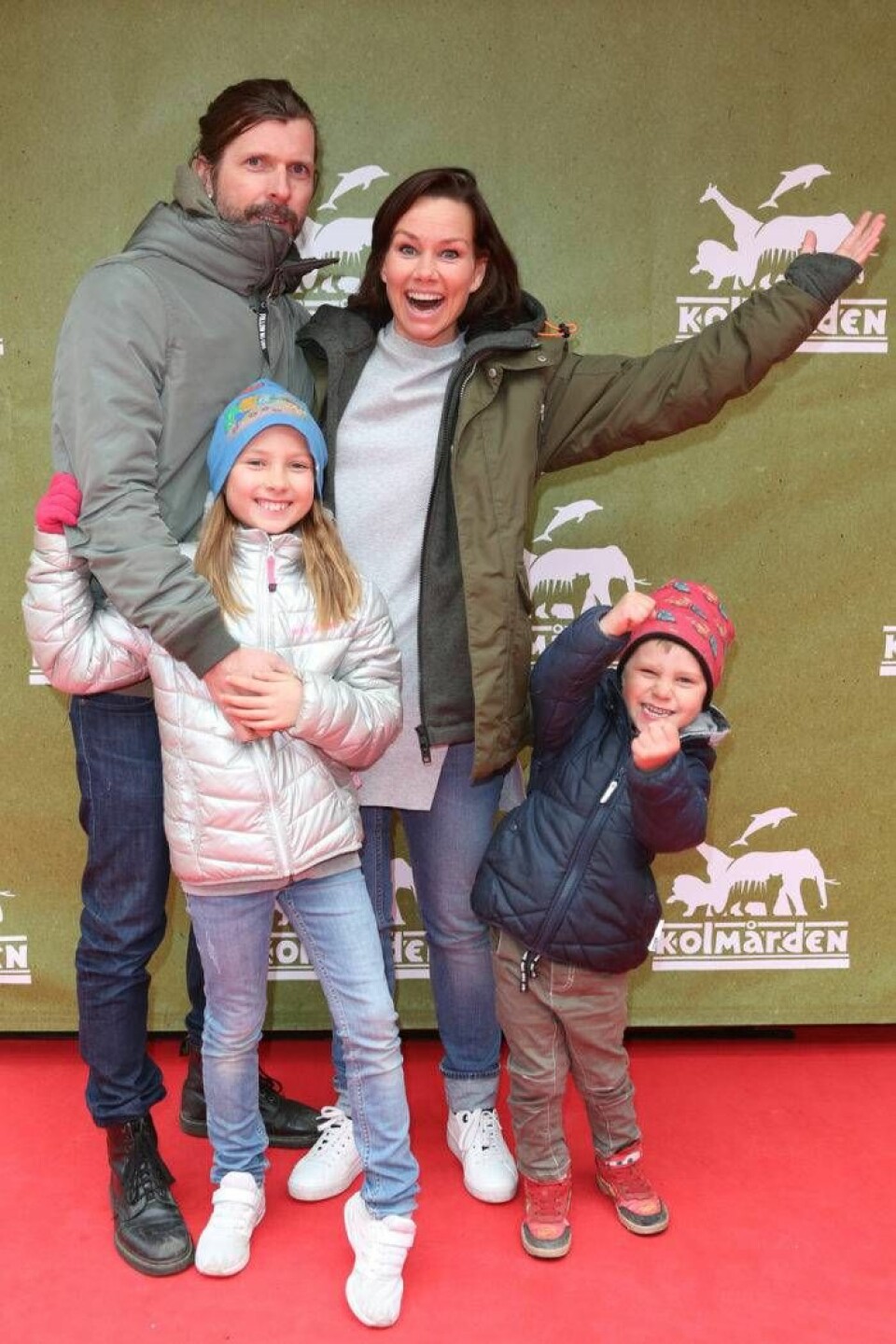Peter Ståhlberg, Linda Bengtzing med barnen Vera och Nisse. Bild: IBL Peter Ståhlberg, Linda Bengtzing med barnen Vera och Nisse. Bild: IBL