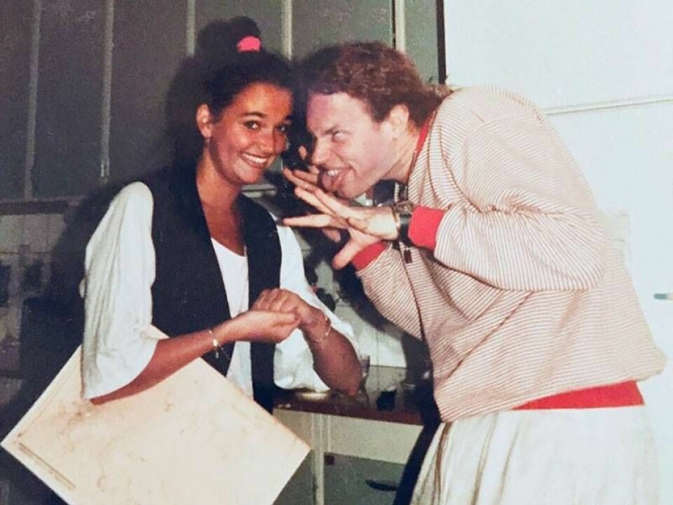 Året är 1986 och Johan spexar med mig. Under armen har jag de seriestroppar han satte upp på min dörr. Året är 1986 och Johan spexar med mig. Under armen har jag de seriestroppar han satte upp på min dörr.