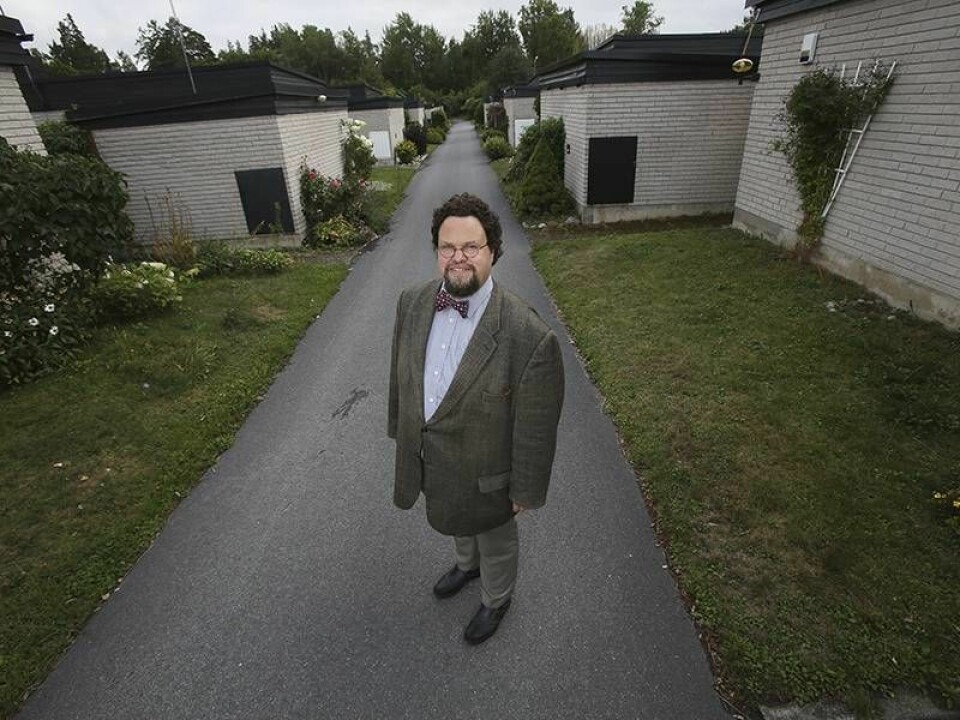 Edward Blom utanför radhuset där han bodde under sina första år. Foto: Stefan Nilsson Edward Blom utanför radhuset där han bodde under sina första år. Foto: Stefan Nilsson
