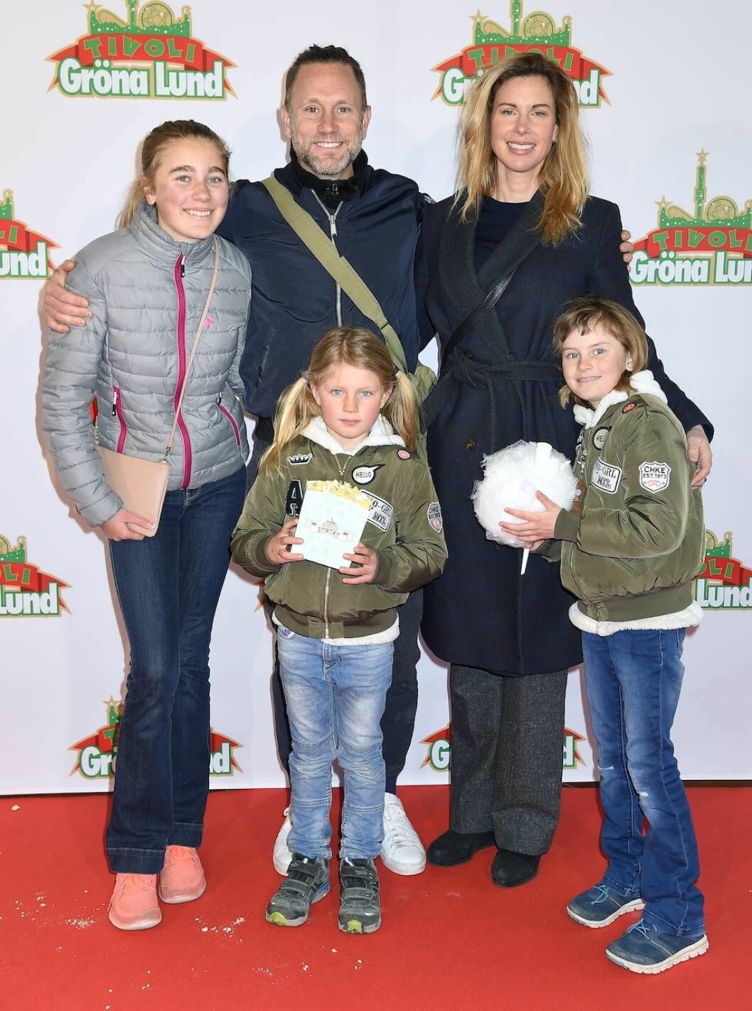 Peter Jihde med hustun Karin och barnen Mollie, Alice och Amanda.