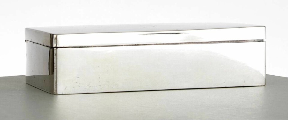 Silverdosa, Stuttgart cirka år 1800. Utrop 5 000–6 000 kr. Silverdosa, Stuttgart cirka år 1800. Utrop 5 000–6 000 kr.
