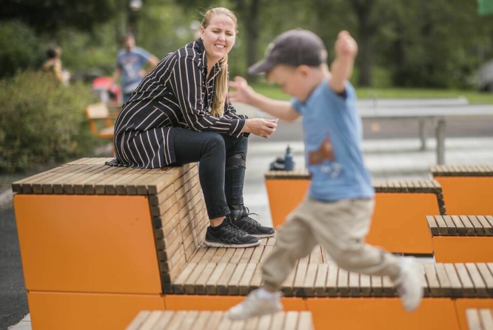 ”Jag skulle vilja vara den där mamman som klättrar i träd och kan springa ikapp sitt barn. Men samtidigt är jag jättestolt över att jag har kommit dit jag är i dag”, säger Maja. Foto: Jennifer Glans ”Jag skulle vilja vara den där mamman som klättrar i träd och kan springa ikapp sitt barn. Men samtidigt är jag jättestolt över att jag har kommit dit jag är i dag”, säger Maja. Foto: Jennifer Glans