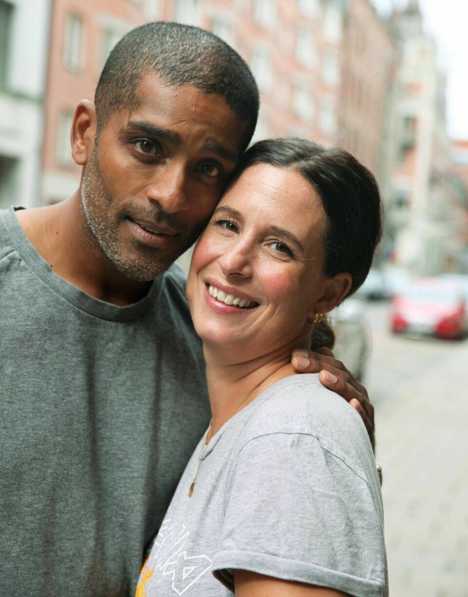 Attraktion, kärlek och vänskap – men visst kan makarna Karim tjafsa också. Då handlar det oftast om städningen. Foto: Frida Funemyr Attraktion, kärlek och vänskap – men visst kan makarna Karim tjafsa också. Då handlar det oftast om städningen. Foto: Frida Funemyr