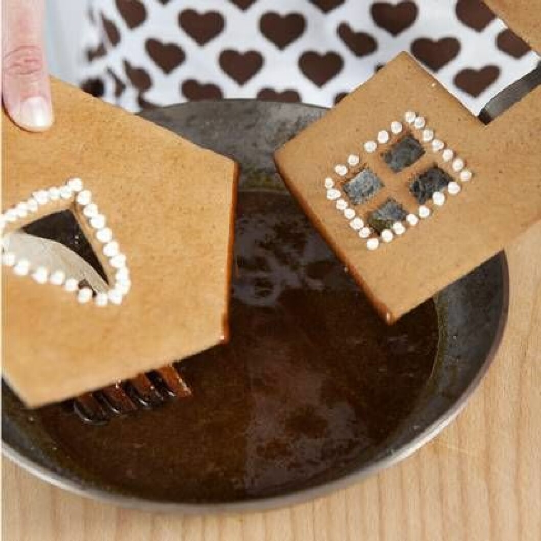 Sätta ihop pepparkakshus