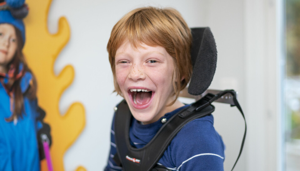 Felicia är oftast glad och nöjd med tillvaron och klagar aldrig trots sina många handikapp. Felicia är oftast glad och nöjd med tillvaron och klagar aldrig trots sina många handikapp.