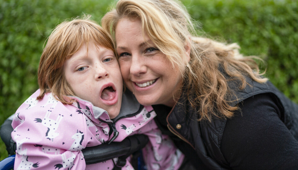 Felicia, 10, har en världsunik genmutation: ”Vet inte hur framtiden ser ut”