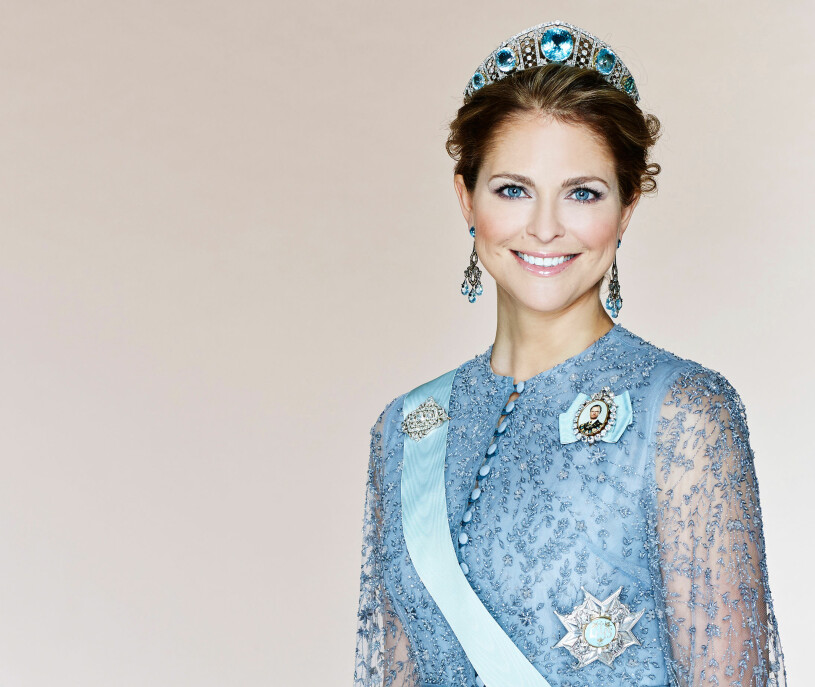 700 gäster i Slottskyrkan och hela svenska folket framför tv-apparaterna fick höra prinsessan Madeleine skrika sig igenom hela dopet. Kungaparet hade valt namnen Madeleine Thérèse Amelie Josephine.