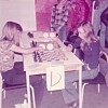 Pia Cramling spelar mot kamraten Siv Bengtsson i skol-SM 1976.