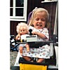 Sin första elrullstol fick Louise när hon var två och ett halvt år, och den blev ett verktyg för att leka med syskonen på hennes egna villkor.