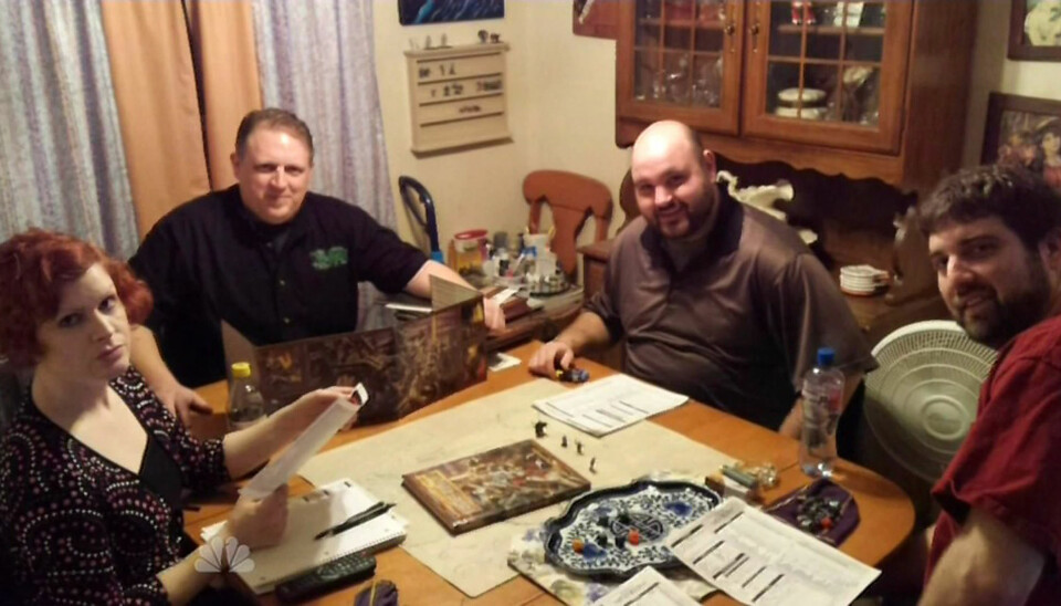 Russ vänner intygade att han hade spelat spel med dem på mordkvällen. Russ vänner intygade att han hade spelat spel med dem på mordkvällen.