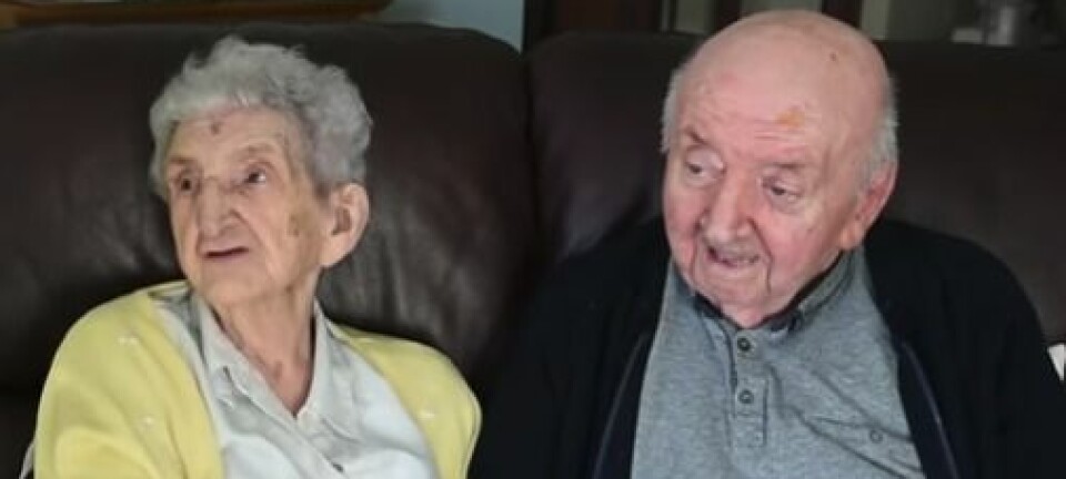 98-åriga Ada ska ta hand om sin son – på äldreboende
