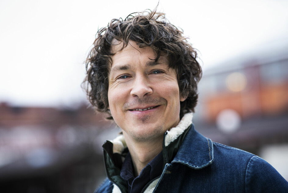 Oscar Töringe gör just nu succé som polisen Magnus i SVT-serien Tunna blå linjen. Oscar Töringe gör just nu succé som polisen Magnus i SVT-serien Tunna blå linjen.