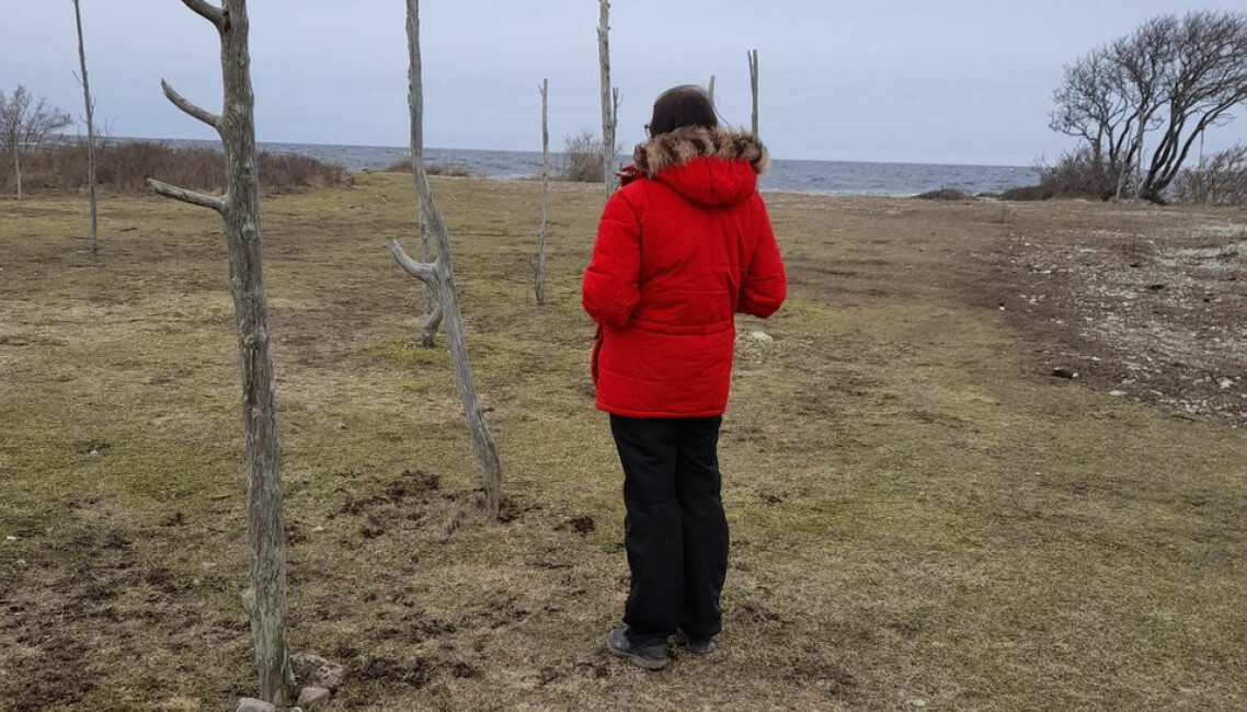Lena tyngs av samvetsförebråelser. Hon känner att hon inte gjort tillräckligt för att stötta sin son i hans problematik. 'Jag försökte, men inte tillräckligt'. Lena tyngs av samvetsförebråelser. Hon känner att hon inte gjort tillräckligt för att stötta sin son i hans problematik. 'Jag försökte, men inte tillräckligt'.
