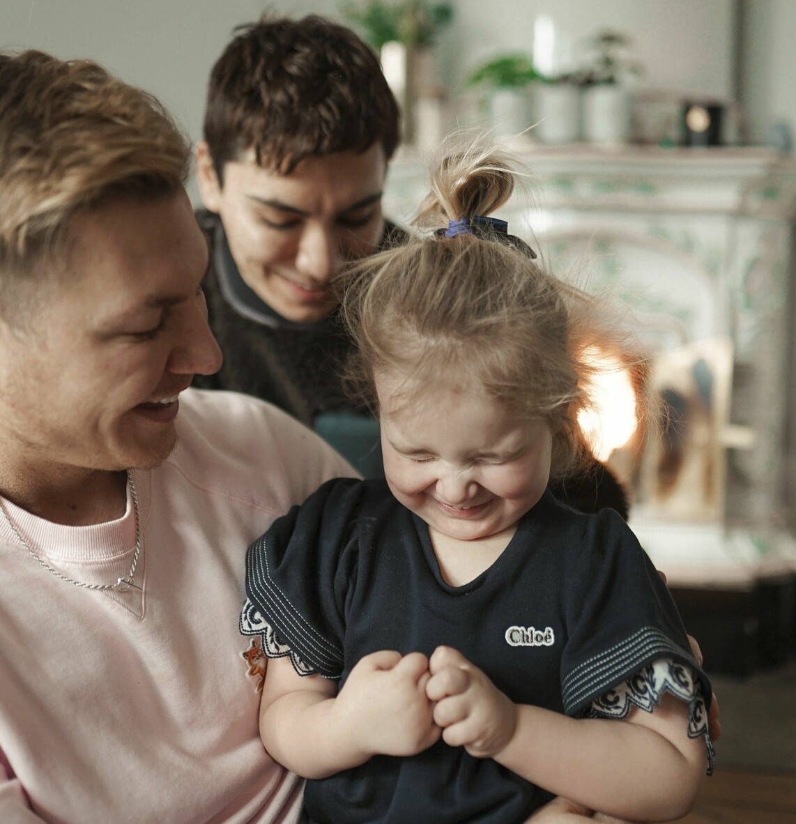 Varken Johan eller John väntade sig att processen att bli familjehem skulle gå så fort, men det gjorde den. Och när Miriam kom kände de total lycka. Varken Johan eller John väntade sig att processen att bli familjehem skulle gå så fort, men det gjorde den. Och när Miriam kom kände de total lycka.