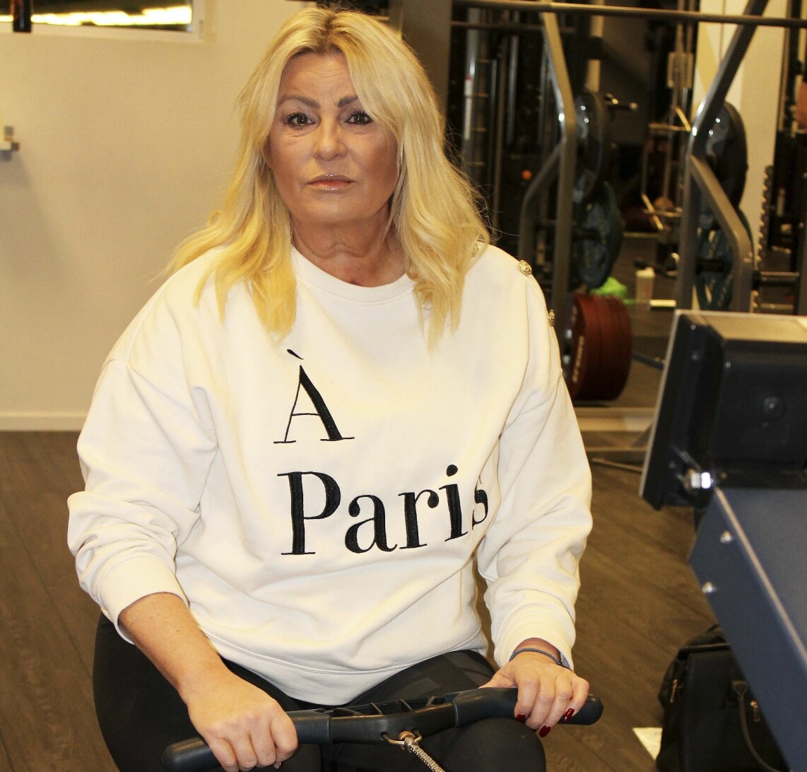 Helena Hysén tränar rodd både hemma och på gymmet, det lindrar artros-smärtan. Helena Hysén tränar rodd både hemma och på gymmet, det lindrar artros-smärtan.